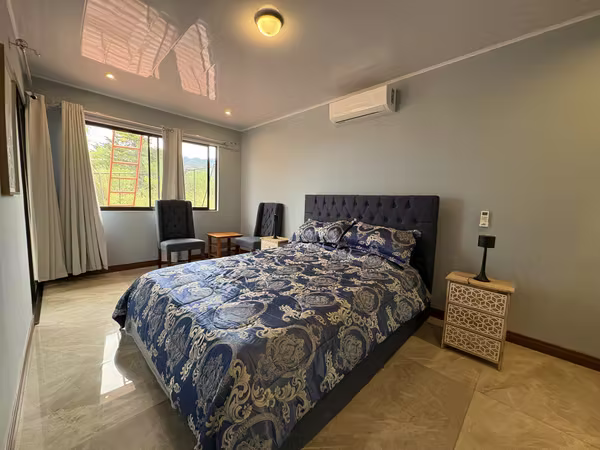 Exclusiva Residencia con piscina climatizada y vistas a la montaña - San Grabriel de Aserrí