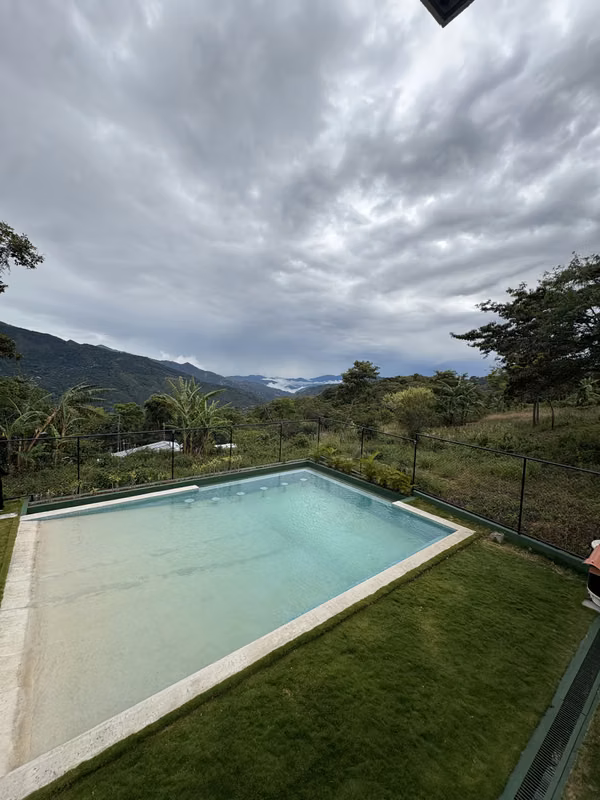 Exclusiva Residencia con piscina climatizada y vistas a la montaña - San Grabriel de Aserrí
