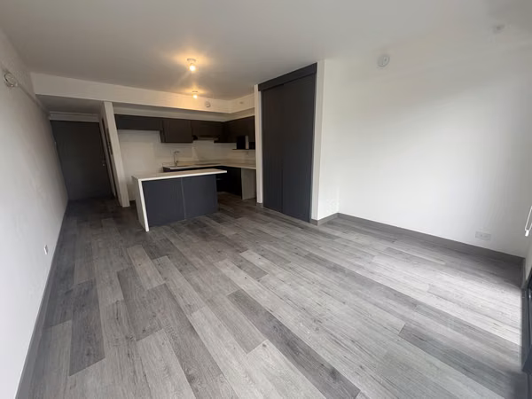*Venta de apartamento estudio nuevo en Torre en Barrio Escalante.