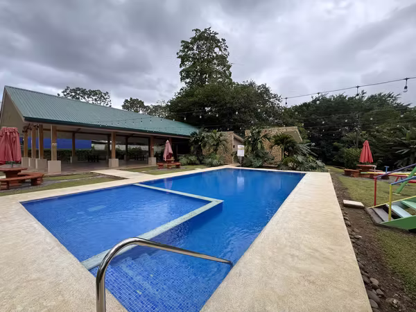 Venta de propiedad con dos módulos independientes, en condominio en La Fortuna.
