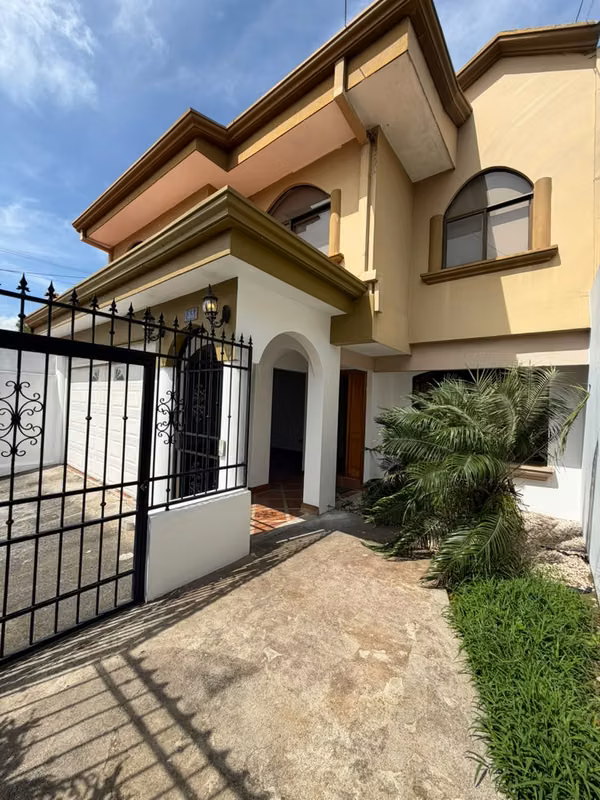 CASA EN VENTA EN RESIDENCIAL LA RIBERA DE BELÉN, HEREDIA
