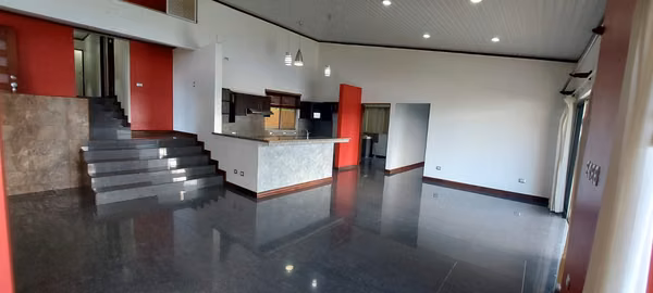 Casa amplia de 4 habitaciones en Condominio el Cedro Naranjo