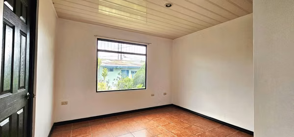 Venta de Casas en Moravia LAS AMERICAS Amplia Zona Verde.