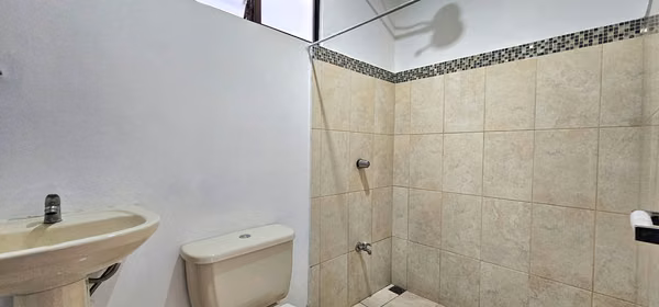 Venta de Casas en Moravia LAS AMERICAS Amplia Zona Verde.