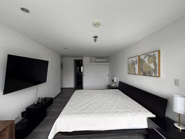 Apartamento amoblado dos habitaciones condominio amenidades Pozos de Santa Ana