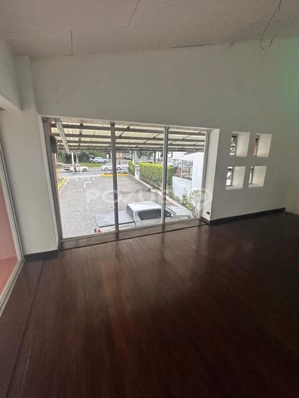 Local comercial en San Rafael de Escazú