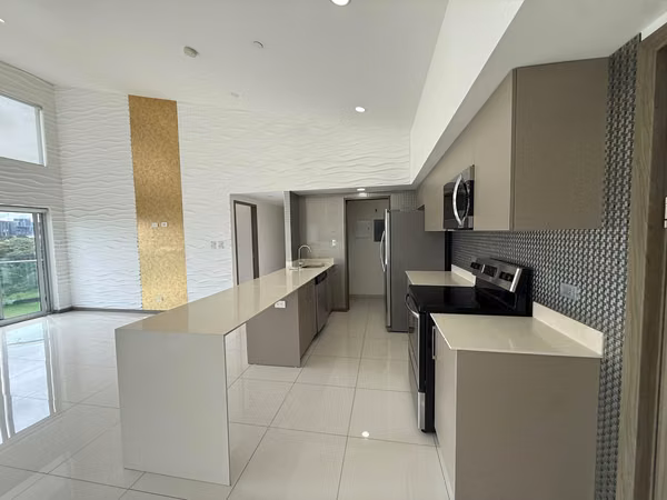 Alquiler de apartamento con Linea Blanca en Rohrmoser, Paradisus.