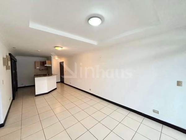 Alquiler de apartamento con vista a la montaña en Santa Ana
