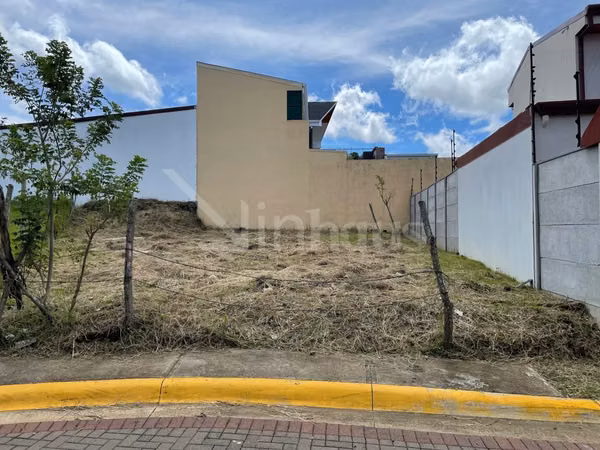 Venta de lote en Residencial privado en Angeles de San Rafael de Heredia