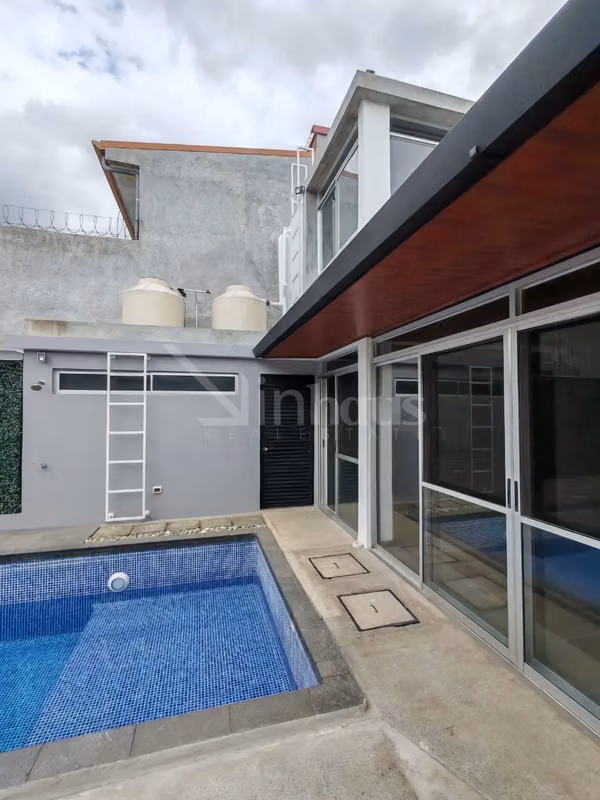 Venta de casa en residencial en Bello Horizonte