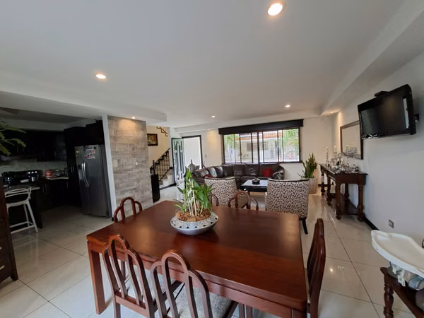 Alquiler de casa en Santa Centro, con línea blanca y muebles