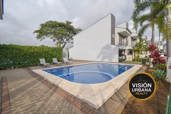 Casa de 3 Habitaciones con línea blanca Condominio en Río Palma