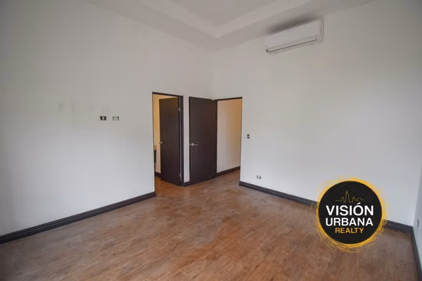 Casa de 3 Habitaciones con línea blanca Condominio en Río Palma