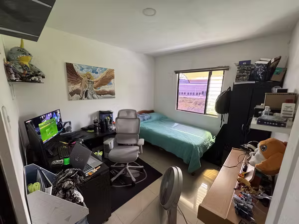 Venta de casa de dos plantas en San Rafael Arriba, Desamparados -EU