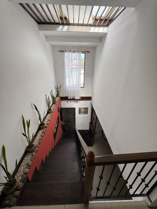 Venta de casa de dos plantas en San Rafael Arriba, Desamparados -EU