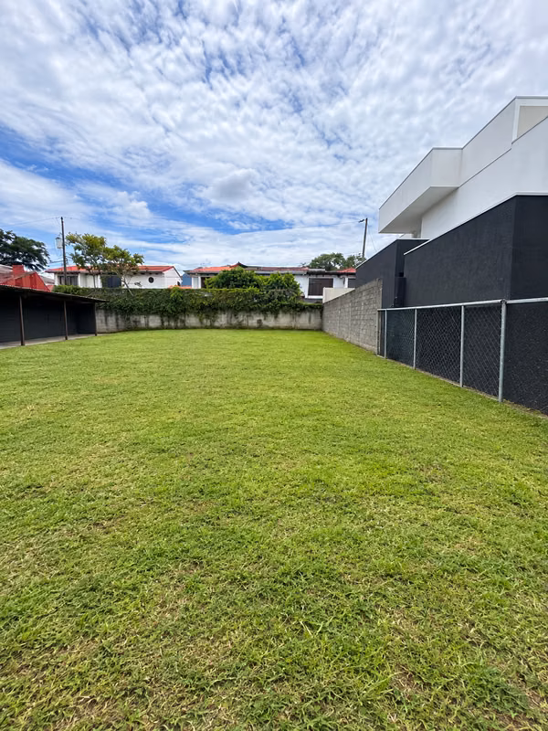 LARGE LOT IS SOLD IN CONDO - 124; ESGAZU - 124; 819 M2 - 124; P650