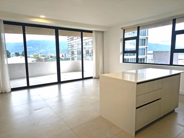 RENTAL APARTMENT $2,500 ROHRMOSER