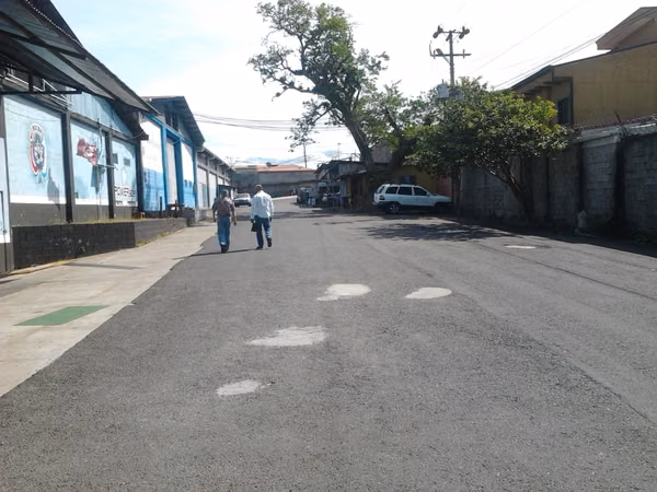 BODEGA EN ALQUILER – TIBÁS
