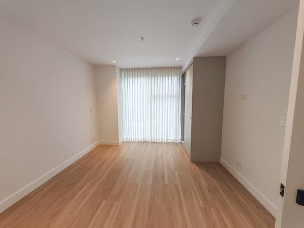 Alquiler en Torre Parkwood | 1 Habitación + Bodega | Línea Blanca