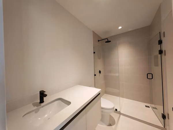 Alquiler en Torre Parkwood | 1 Habitación + Bodega | Línea Blanca