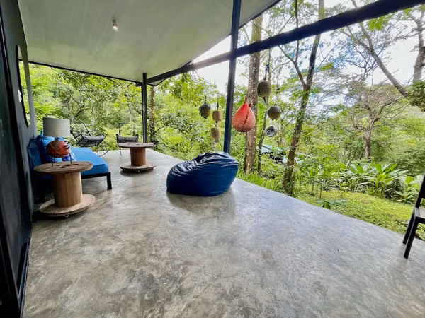 3 Casas en Santa Teresa, Costa Rica, 8.000 m², a minutos de Playa Carmen y Propiedad con Ingresos