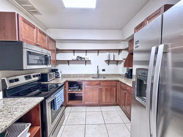 Condo Tower Hills 23 | Urban Living | Valley &amp; City views | Fully Furnished