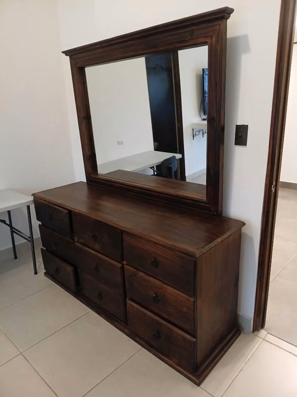 Cómoda de Madera con Espejo y 9 cajones