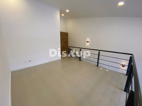 Alquiler de moderno apartamento de 1 hab./2 parqueos. Ayarco de Curridabat