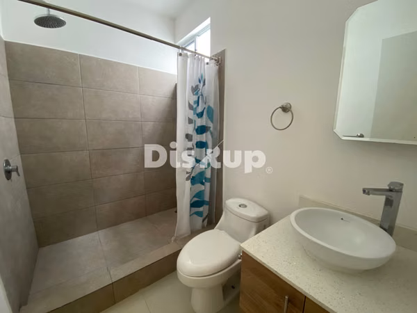 Alquiler de moderno apartamento de 1 hab./2 parqueos. Ayarco de Curridabat