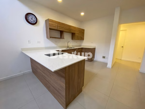 Alquiler de moderno apartamento de 1 hab./2 parqueos. Ayarco de Curridabat