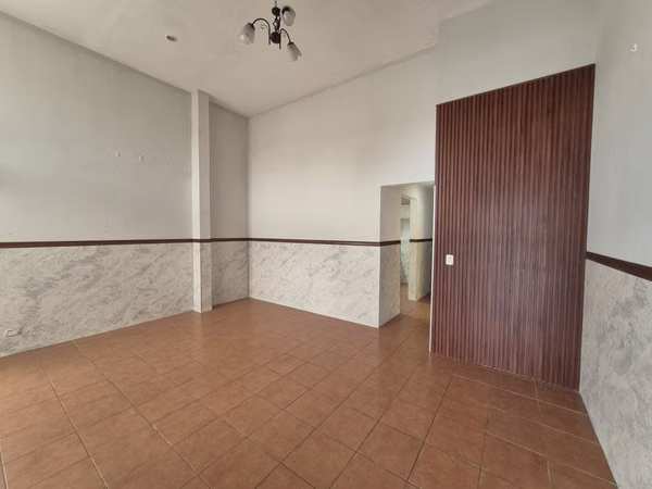 Casa esquinera de una planta en venta en Santa Lucía de Heredia