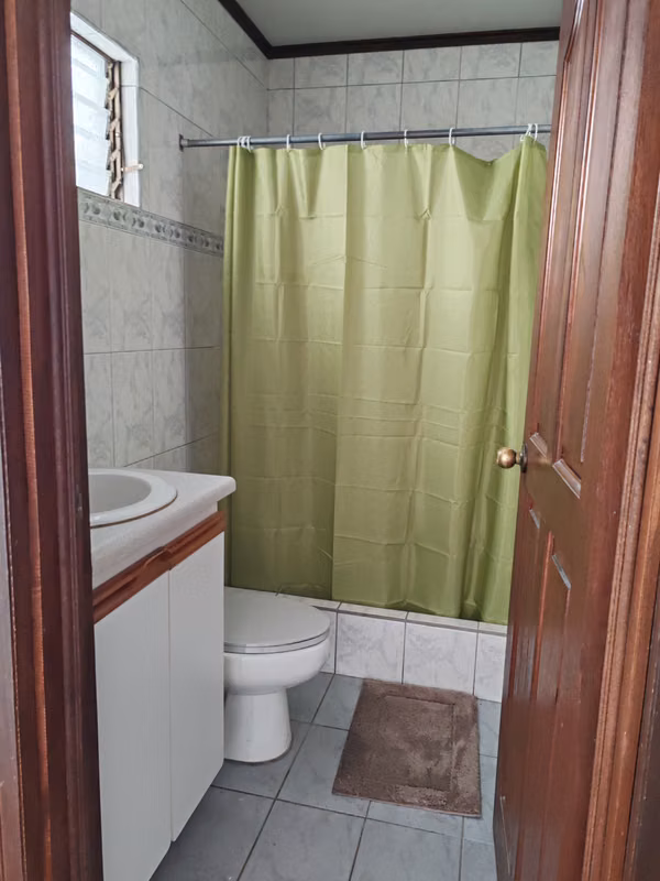 Alquiler apartamento 2da planta amplio acogedor Curridabat