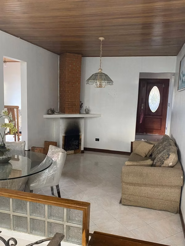 VENDO AMPLIA CASA CORONADO RESIDENCIAL LOS ALPES