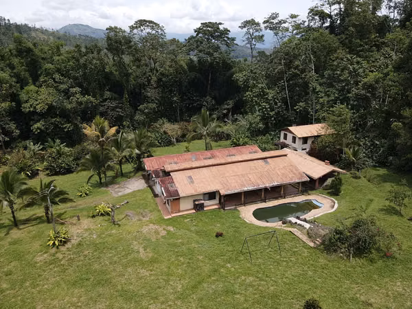 ¡OPORTUNIDAD ÚNICA EN TURRIALBA! Espectacular Finca de 1.8 Hectáreas con Casa Moderna