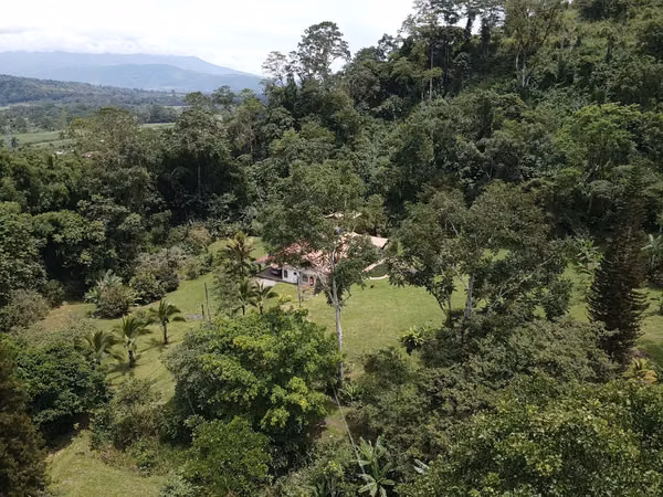 ¡OPORTUNIDAD ÚNICA EN TURRIALBA! Espectacular Finca de 1.8 Hectáreas con Casa Moderna