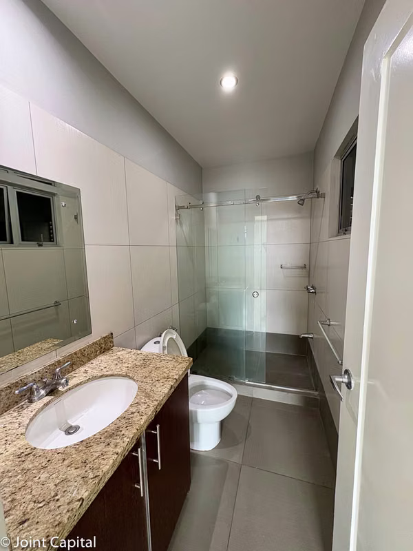 Apartamento en Alquiler en Nunciatura, Rohrmoser | 1 Habitación | Parqueo en Sótano