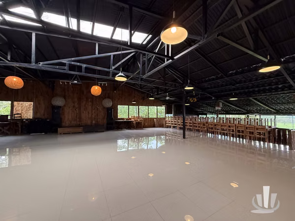 Restaurante Completamente Equipado en Alquiler en El Carmen de Guadalupe | Vista Panorámica