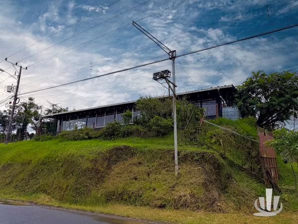 Restaurante Completamente Equipado en Alquiler en El Carmen de Guadalupe | Vista Panorámica