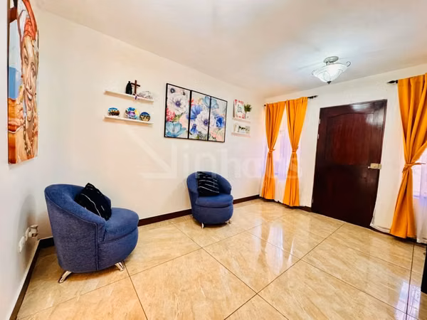 Amplia casa en venta cerca del colegio Franco Costarricense