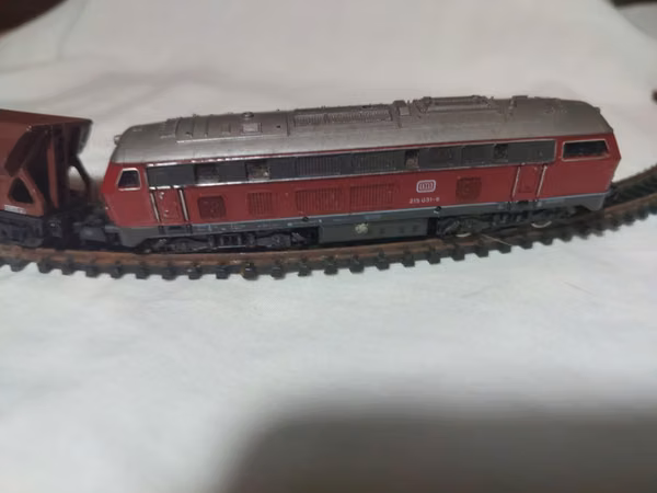 Locomotora y vagones escala N