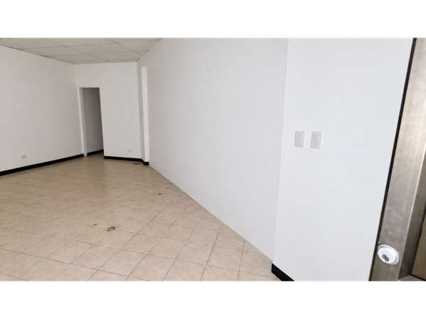 Se Alquila Local Comercial En La Sabana, San José