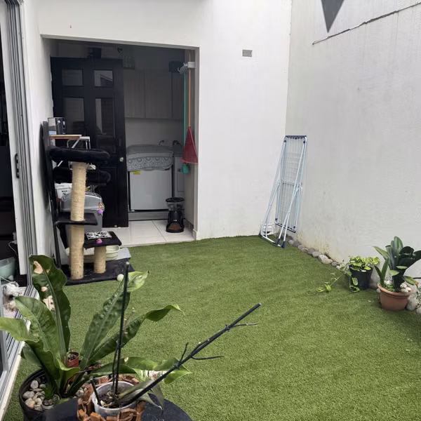 Vendo casa con dos años de uso. Barrio el Socorro Santo Domingo Heredia