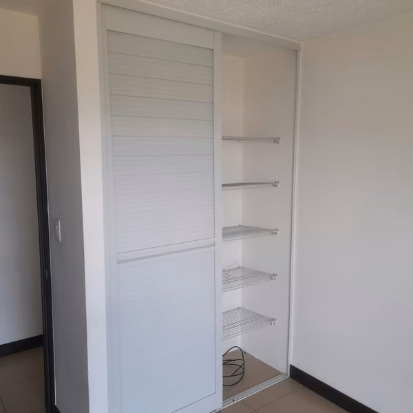Apartamento 3 dormitorios, 2 baños, Condominio 9-10, San Rafael de Alajuela