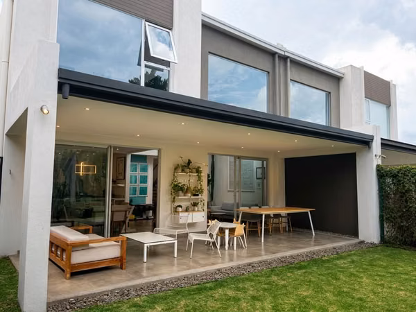 Casa en Venta en Dukana, Guachipelín | Terraza y Jardín