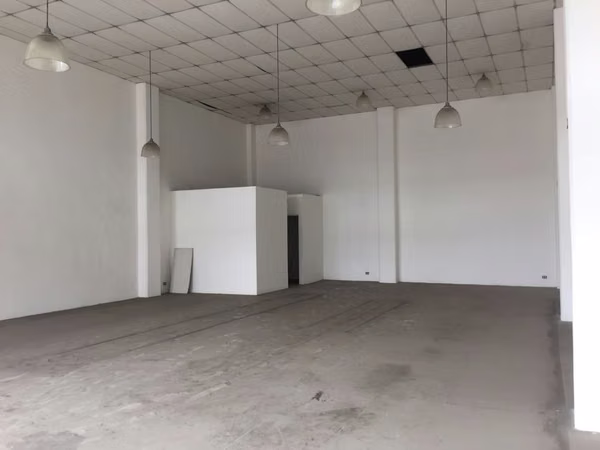 Local Uruca calle principal 150m2