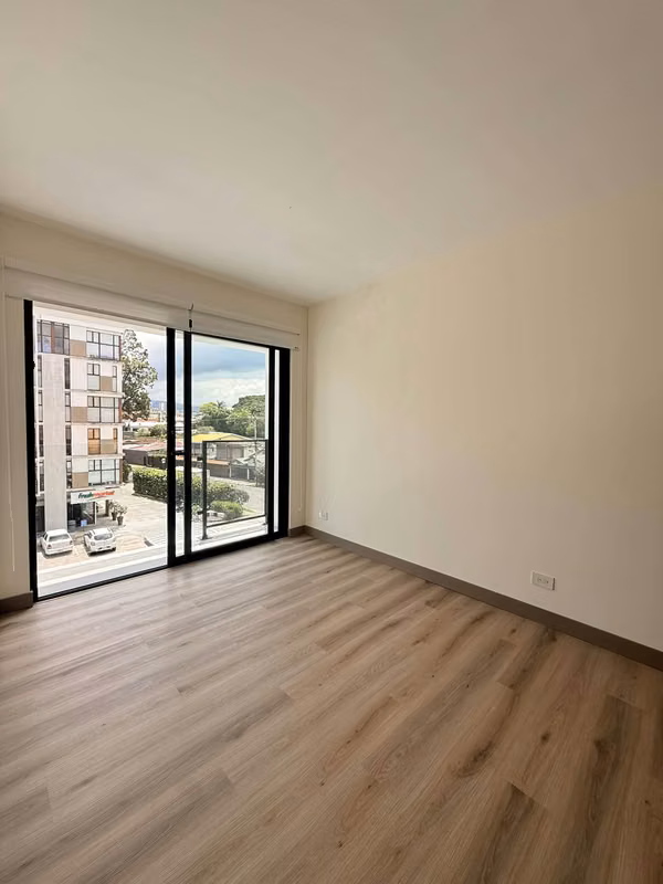 Alquiler Apto en Condominio Vive Tibás - Balcón y 2 Habitaciones