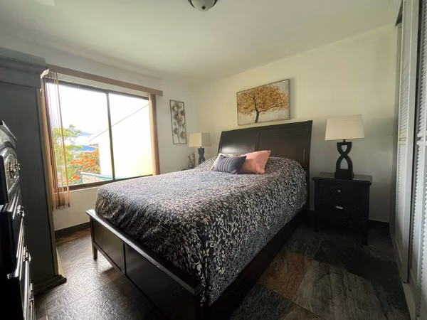 Venta de Casa en residencial 24/7 seg - Barreal de Heredia
