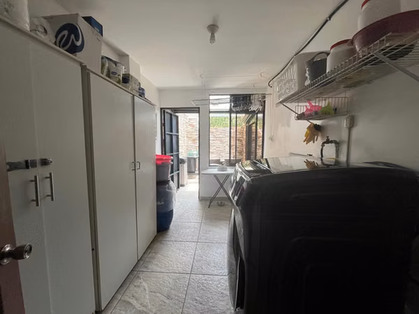 Venta de Casa en residencial 24/7 seg - Barreal de Heredia