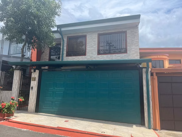Venta de Casa en residencial 24/7 seg - Barreal de Heredia 
