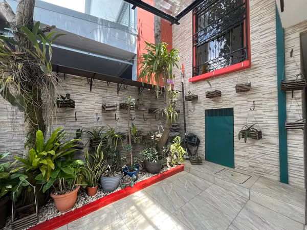 Venta de Casa en residencial 24/7 seg - Barreal de Heredia